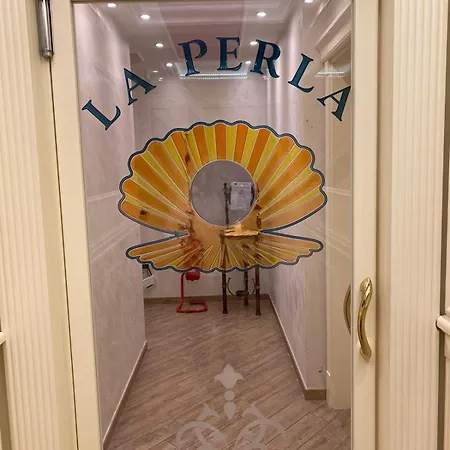 La Perla Hotel *