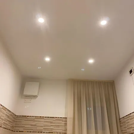 La Perla Hotel *